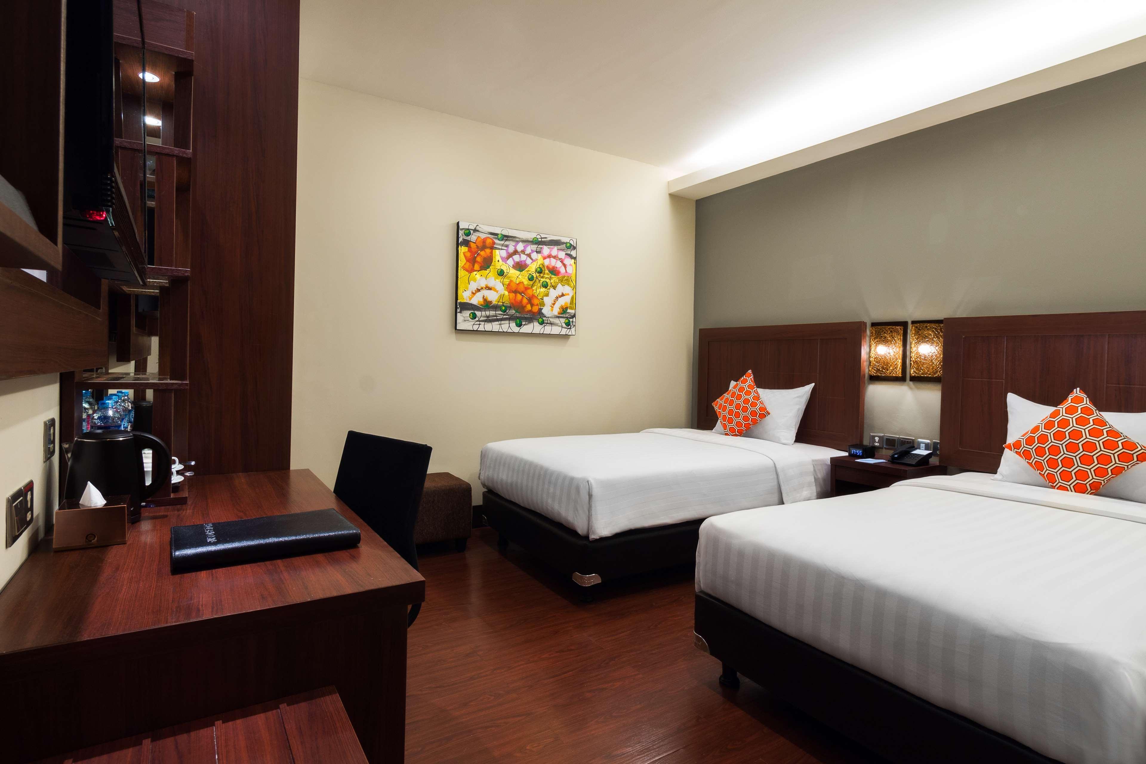 Best Western Plus Taft Inn Bagian luar foto