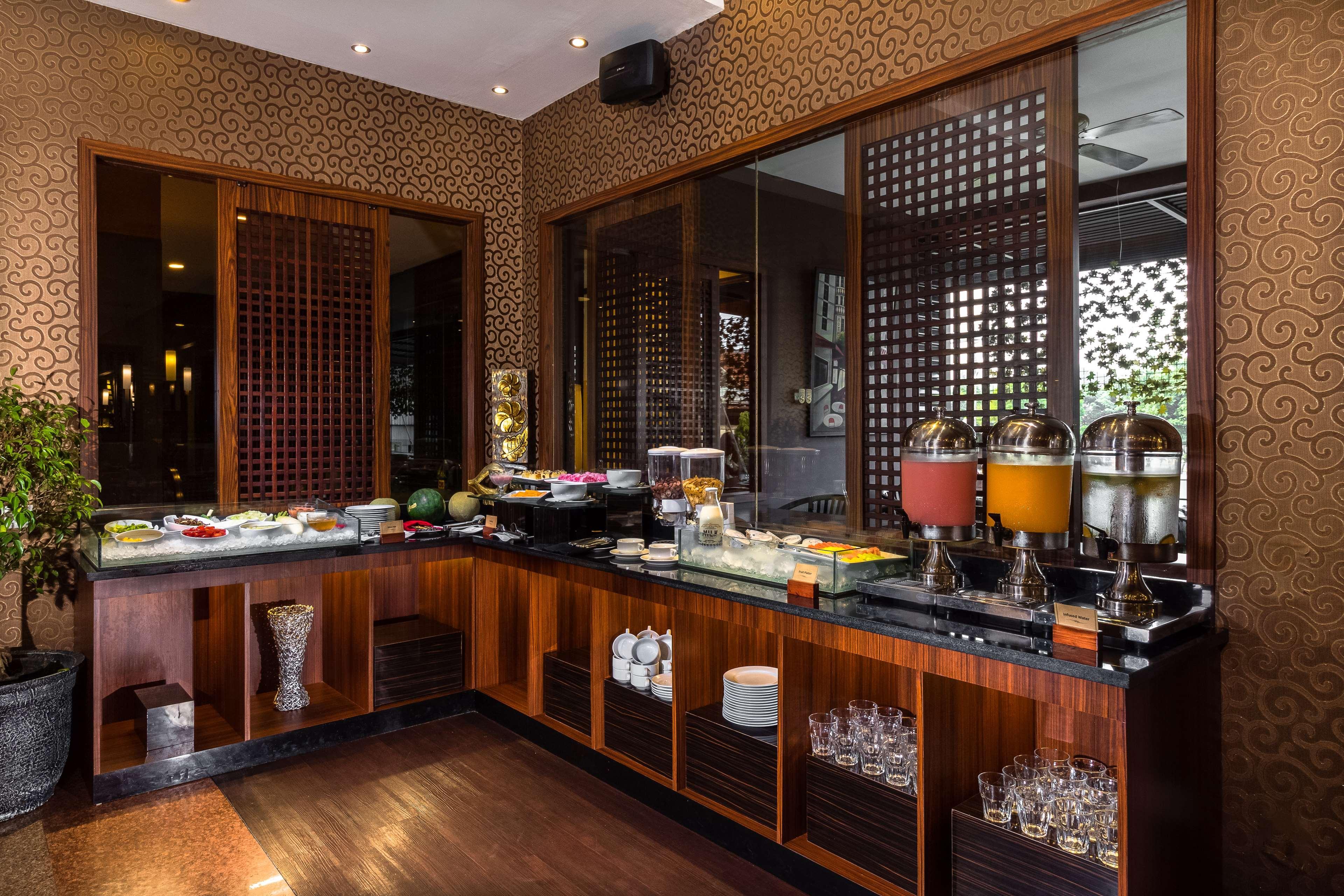 Best Western Plus Taft Inn Bagian luar foto