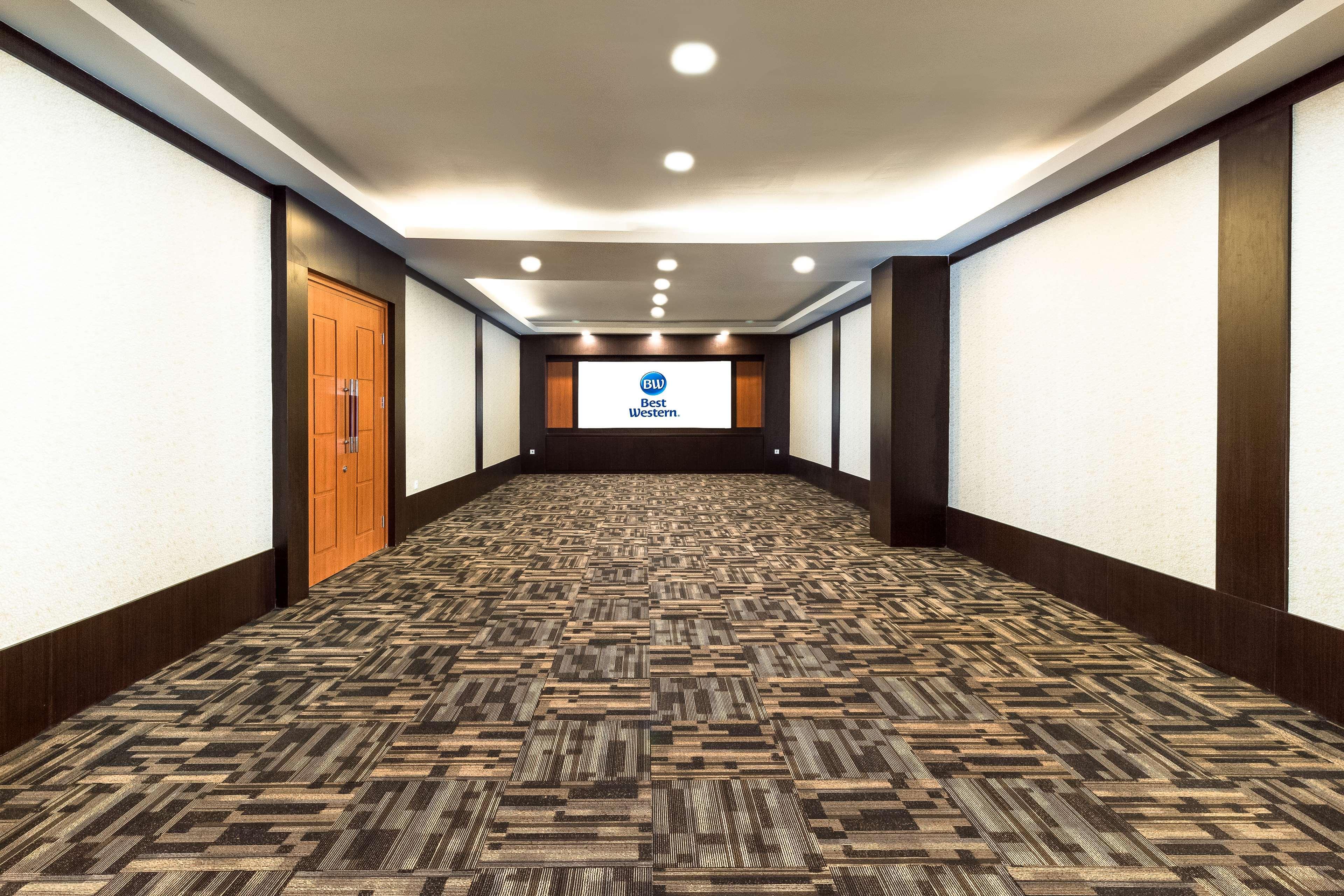 Best Western Plus Taft Inn Bagian luar foto