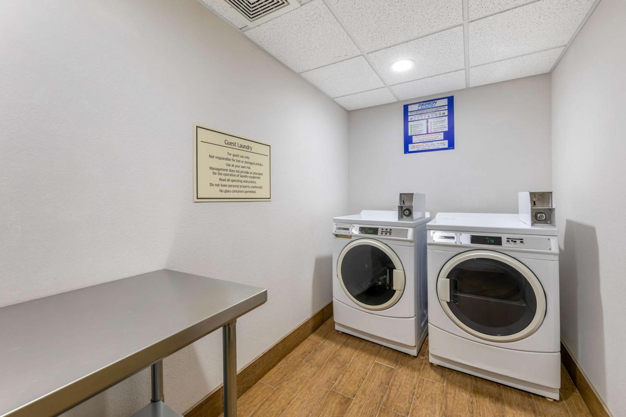 Best Western Plus Taft Inn Bagian luar foto